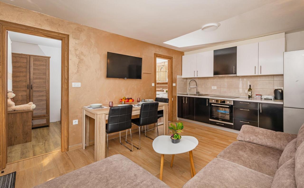 Apartments Sweet And Cozy ซัฟทัท ภายนอก รูปภาพ