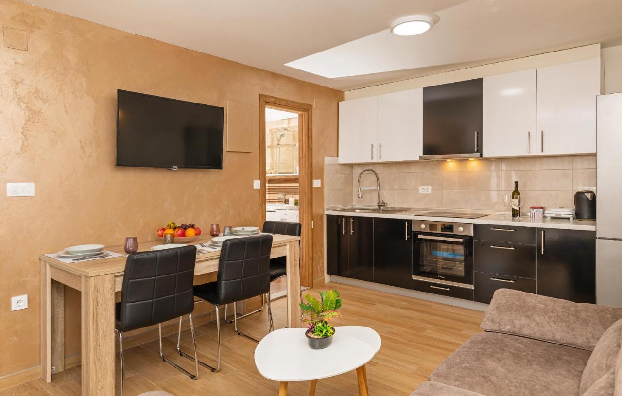 Apartments Sweet And Cozy ซัฟทัท ภายนอก รูปภาพ