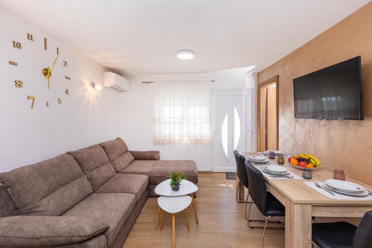 Apartments Sweet And Cozy ซัฟทัท ภายนอก รูปภาพ