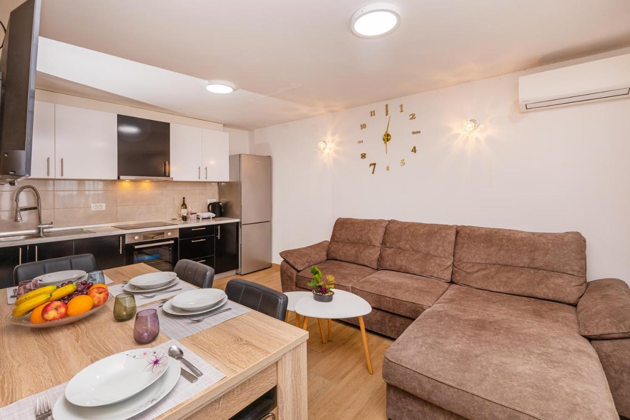 Apartments Sweet And Cozy ซัฟทัท ภายนอก รูปภาพ