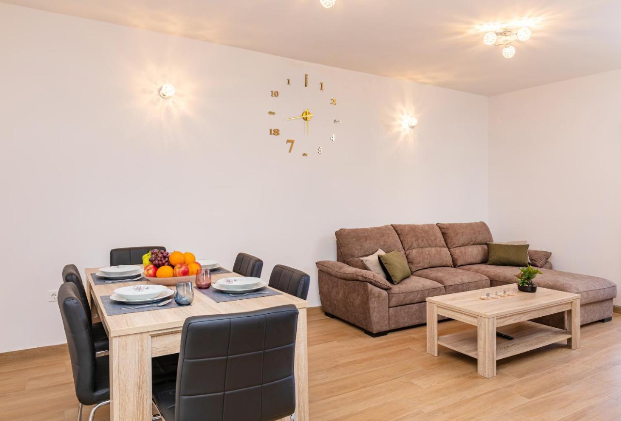 Apartments Sweet And Cozy ซัฟทัท ภายนอก รูปภาพ