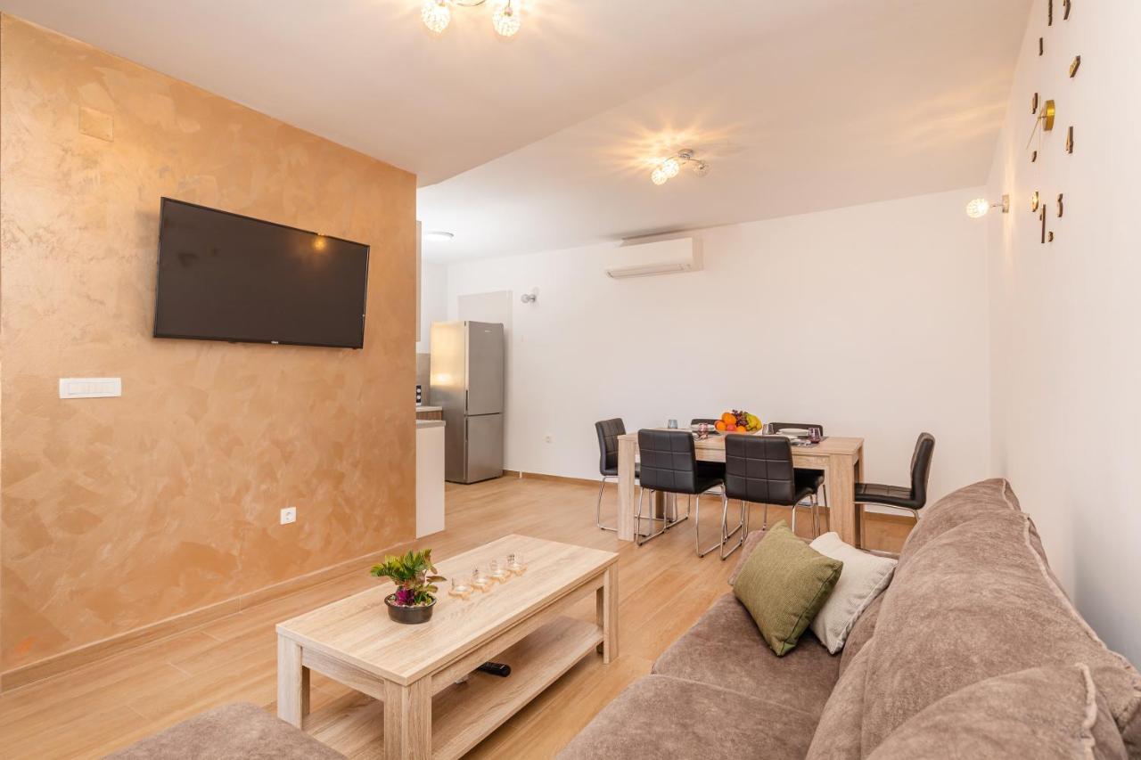 Apartments Sweet And Cozy ซัฟทัท ภายนอก รูปภาพ