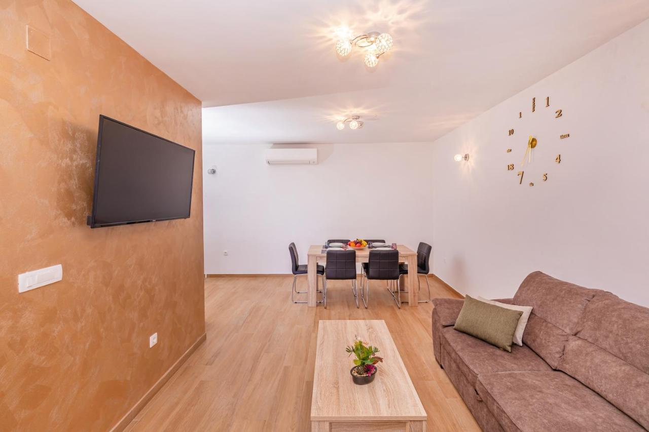 Apartments Sweet And Cozy ซัฟทัท ภายนอก รูปภาพ