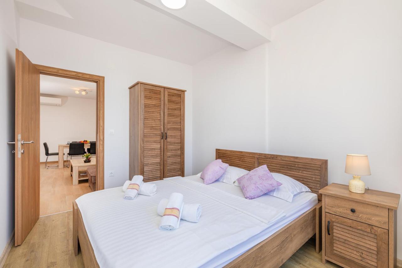 Apartments Sweet And Cozy ซัฟทัท ภายนอก รูปภาพ